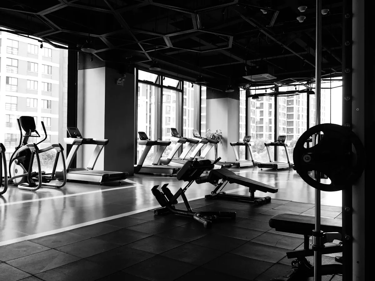 Timing de la whey post-entraînement — fenêtre anabolique élargie selon la méta-analyse Schoenfeld et Aragon 2013